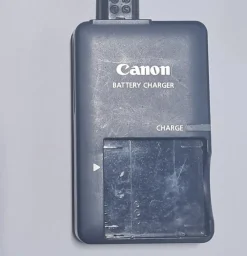 Tradera Canon CB-2LVE batteriladdare inklusive batteri^ Kameratillbehör