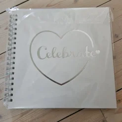 Tradera Celebrate, gästbok ,bröllop^ Bröllopsdukning & Dekorationer