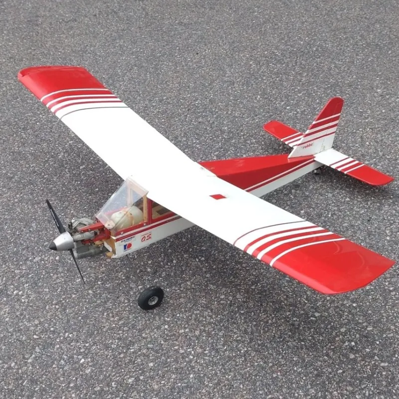 Tradera Charmig retro trainer med OS-motor^ Radiostyrt