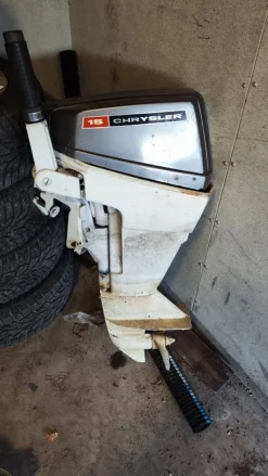 Tradera Chrysler 15 hk utombordare^ Båtar