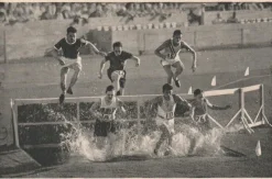 Tradera Olympia<Cigarette Picture Card Olympics 1932-Running 3000 Meter obstacle