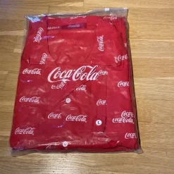 Tradera Reklamprylar<Coca-Cola röd pyjamas, storlek L
