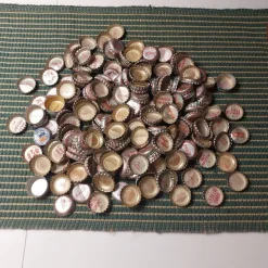 Tradera Coca-Colakapsyler med text^ Breweriana