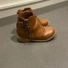 Tradera Cognacfärgade kängor strl 25/26> Barnskor & Babyskor