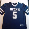 Tradera Amerikansk Fotboll<CONNECTICUT HUSKIES AMERIKANSK FOTBOLL TRÖJA JERSEY NCAA KÖPT I USA
