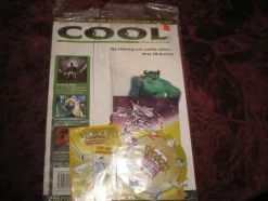 Tradera Litteratur & Merchandise<COOL MAGASIN FEBRUARI 2002 - POKEMON VYKORT,KLISTERMÄRKE,REGELBOK M.M