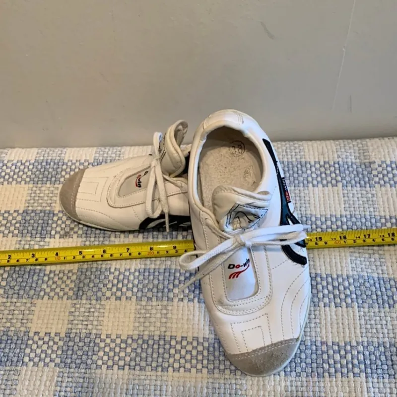 Tradera Kampsport<Coola Do-Win kampsports skor, strl 38