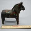 Tradera Dalahäst äldre allmoge bemålat trä 1900-tal vintage^ Dalahästar
