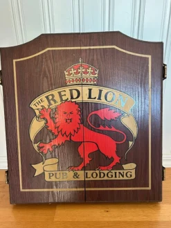 Tradera Dart<Darttavla Red Lion Pub & Lodging - World Champion Board