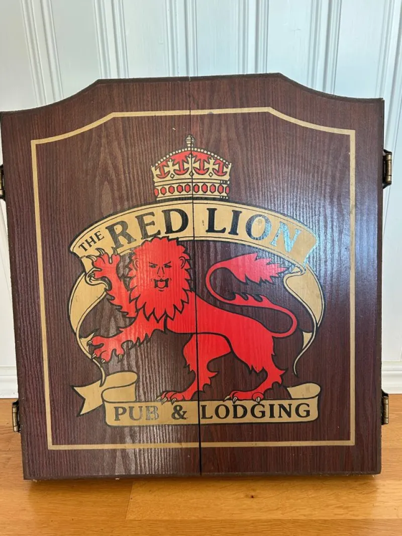 Tradera Dart<Darttavla Red Lion Pub & Lodging - World Champion Board