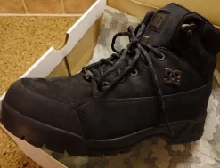 Tradera Camping & Hiking<DC Shoes - Skateboard- Snowboard - Nomad WR - Black - Storlek 45,5 US 12