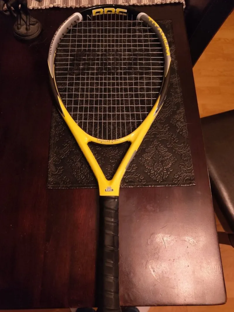 Tradera Tennis<DDC Titanium Tennisracket