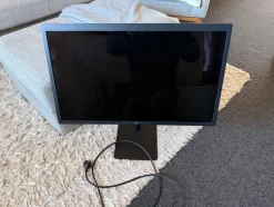 Tradera Defekt LG Skärm 27> Bildskärmar