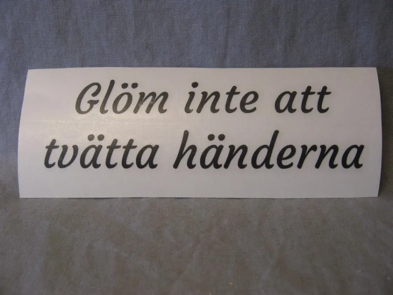 Tradera Klistermärken & Stickers<Dekal med texten