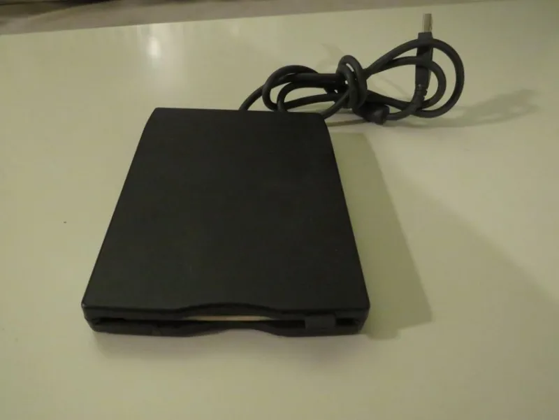 Tradera Dell Floppy Disk-enhet USB> Datorkomponenter