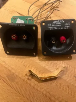 Tradera Delningsfilter/dubbelterminal + byglar^ Högtalare