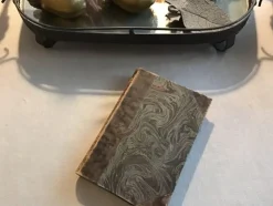 Tradera DEN RÖDA LILJAN AV ANATOLE FRANCE 1927 320 sidor> Antik Litteratur