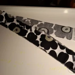 Tradera Design tyg Marimekko remsa 61x7 cm.> Textilier