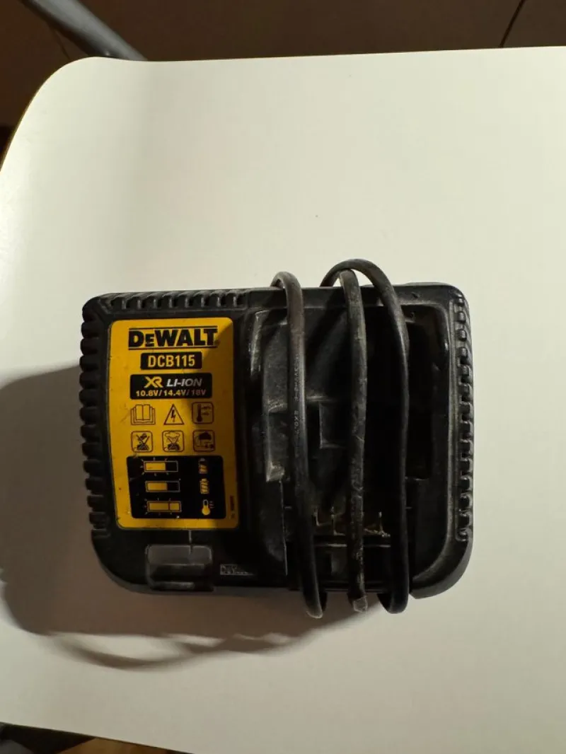 Tradera DEWALT DCB115 Laddare> Övriga Byggartiklar