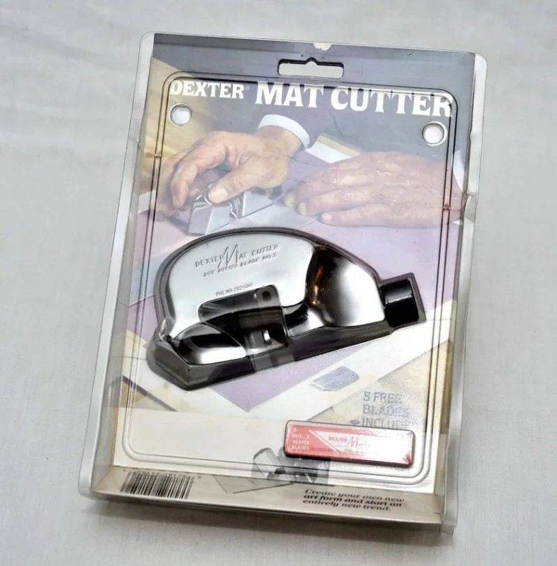 Tradera Dexter Passepartouter Skärverktyg Helt Nytt aldrig använt med extra knivblad^ Fotoframkallning & Mörkrum