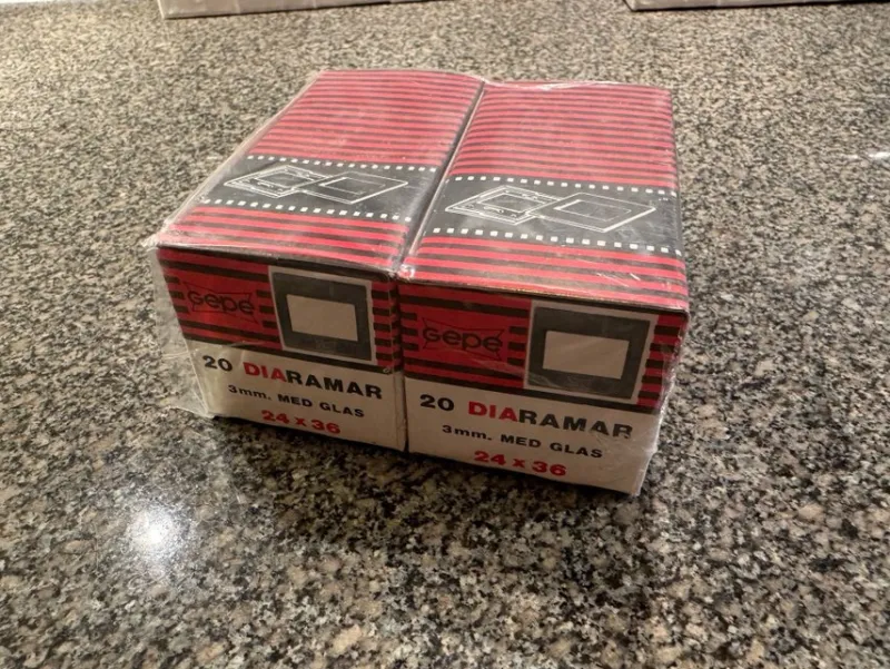 Tradera Diaramar GEPE 3mm med glas, 24x36, 2 pack , 40 st^ Analoga Projektorer