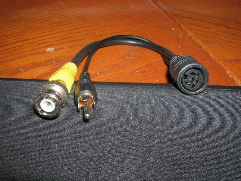 Tradera DIN-kabel/adapter 6-pol hona - 1xRCA/BNC hane 0,2m^ Kameratillbehör