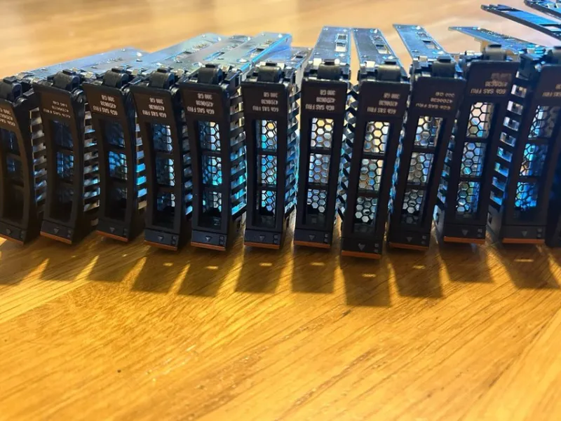 Tradera Disk caddy ibm / lenovo> Datorservrar & Tillbehör