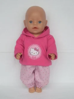 Tradera Dockkläder - Luvtröja & Byxor med små hjärtan passar Baby Born 43 cm> Dockskåp & Dockor