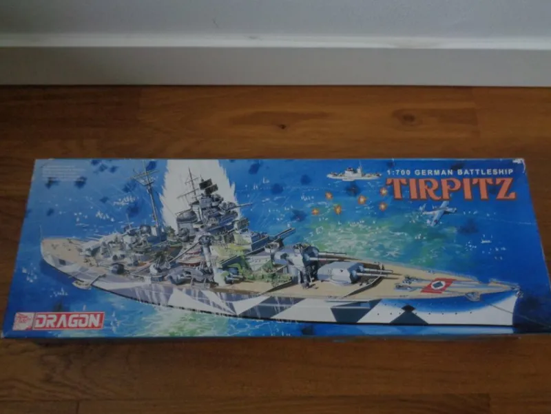 Tradera Dragon 1/700 - Tirpitz German Battleship WW2 Byggsats - Vintage Retro 2004^ Plastbyggsatser