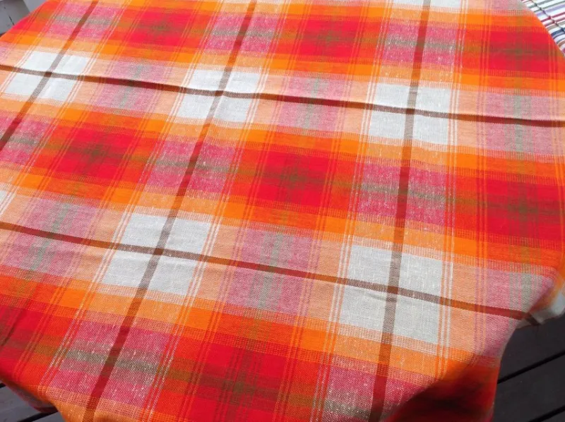 Tradera Duk i orange retro^ Hemtextil