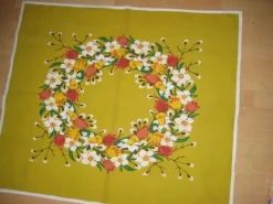 Tradera Duk med blomsterkrans> Textilier