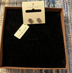 Tradera Övriga Smycken<EDBLAD studs