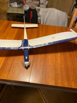 Tradera Elektro Panda segelflygplan^ Radiostyrt