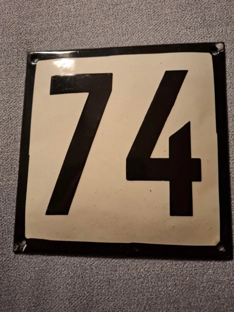 Tradera Skyltar<Emaljskylt , husnummer 74