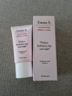Tradera Ansiktsvård<Emma S-moisturising cream