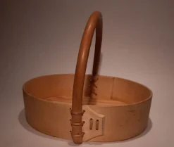 Tradera EN FIN SVEPKORG MED HANDTAG FRÅN 1964> Hemslöjd