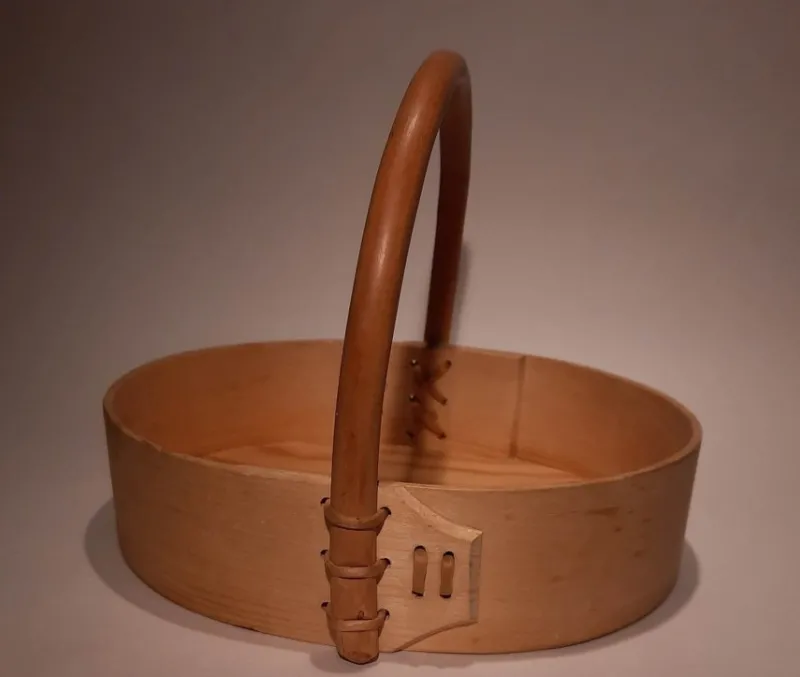 Tradera EN FIN SVEPKORG MED HANDTAG FRÅN 1964> Hemslöjd