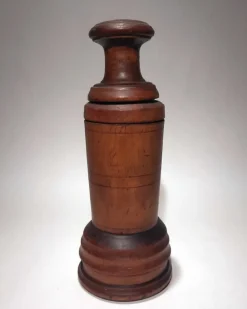 Tradera EN RIKTIGT ANTIK GAMMAL KRYDDKVARN I TRÄ & JÄRN 1800-TAL> Allmoge