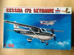Tradera ESCI Cessna 172 Skyhawk Modellbyggsats i skala 1:48 (Svensk civil)^ Plastbyggsatser