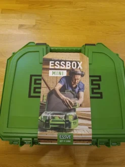 Tradera Essbox mini> Skruv, Plugg & Spik