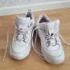 Tradera Övriga Skoprodukter<Ett Par Vita Sneakers Promenadskor Skor, FILA, strl 40.