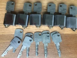 Tradera EVA DPI 6 Cylindrar & 15 Nycklar> Lås & Larm