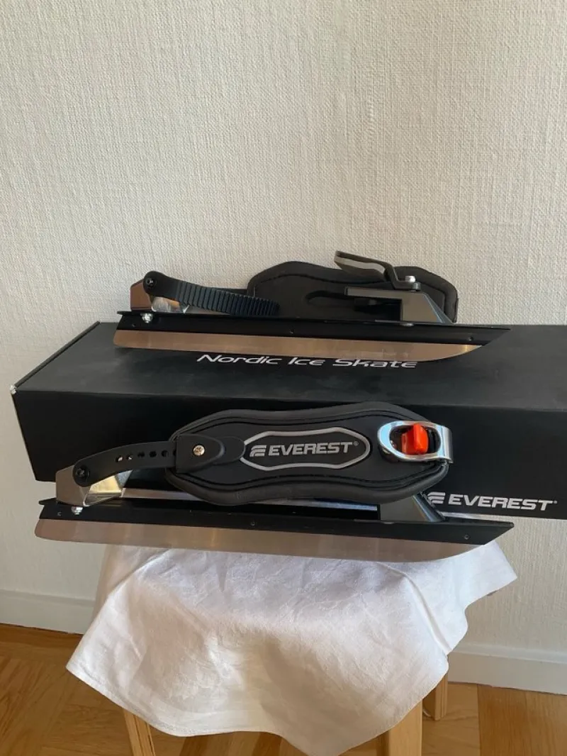 Tradera Långfärdsskridskor<Everest Nordic Ice Skate Storlek 42