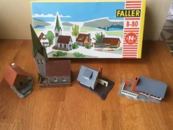 Tradera Faller B-80 Byggset - Kyrka och Hus^ Modelljärnvägar