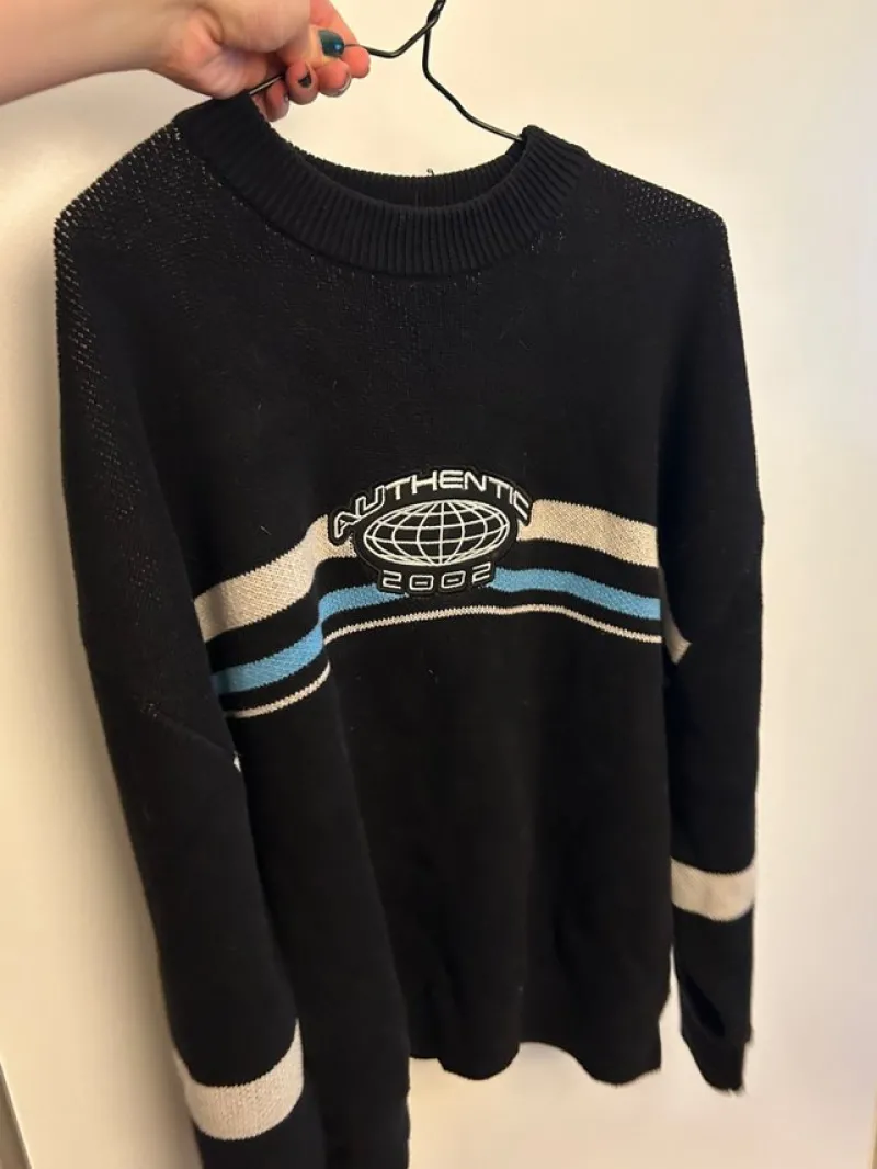 Tradera Fet tröja från weekday^ Damkläder