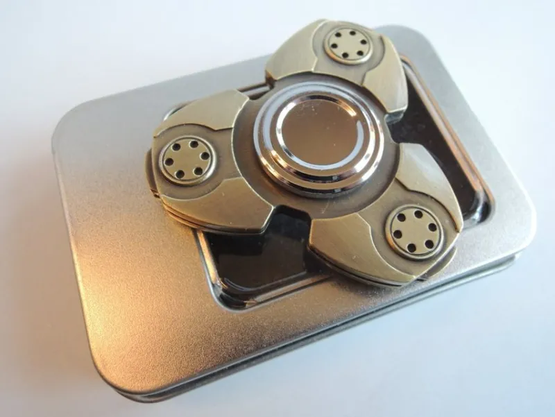 Tradera Fidgetspinner i metall levererad i snygg metallbox, antistress, present> Fidgets