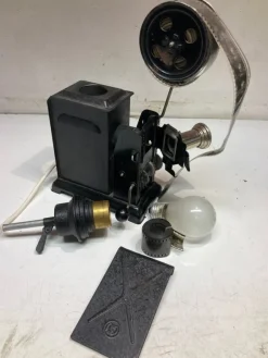 Tradera Filmprojektor från 1900 talets början^ Analoga Projektorer