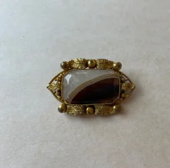 Tradera Broscher<Fin brosch smycke med ädelsten sten
