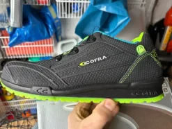 Tradera Fina arbetsskor i sneakers modell st 42> Skyddsutrustning & Kläder