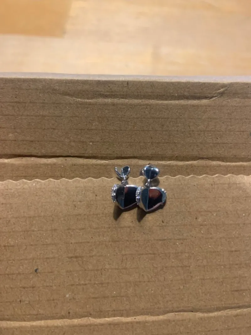 Tradera Örhängen<Fina silver (925) örhängen med hjärtan